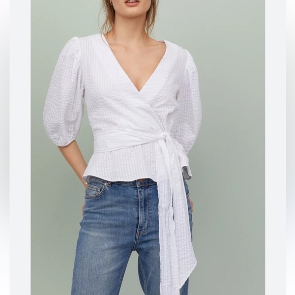 WHITE SEERSUCKER WRAP SURPLICE PUFF SLEEVE BLOUSE TOP SIZE SMALL NWT - Picture 2 of 10